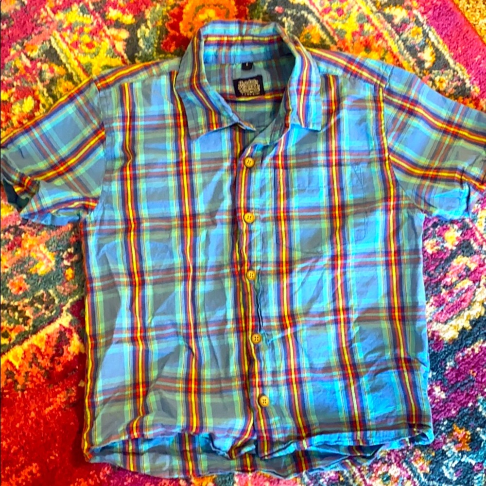 💙Traveler short sleeved button down shirt